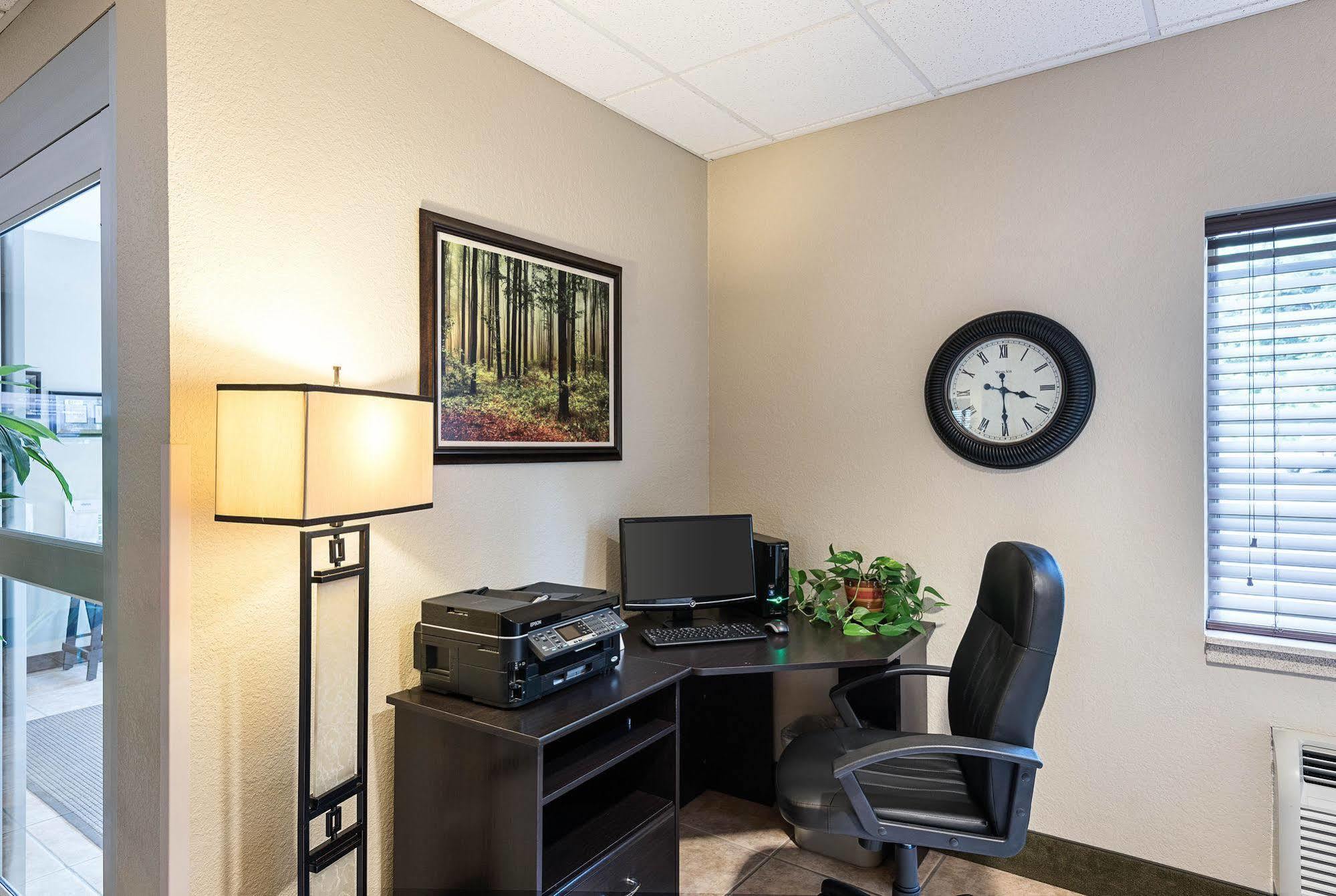 Suburban Studios Morgantown Buitenkant foto